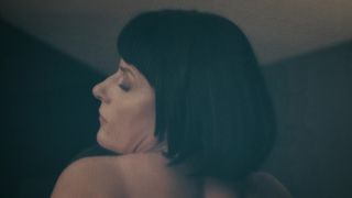 Anna Bederke nude - Strike s01e02 (2018) Voyeur Scene