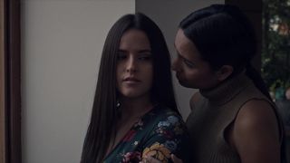 Susana Rojas sexy, licia Jaziz hot - Ingobernable (2018)  s02