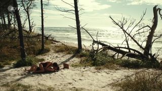 Julia Koschitz nude - Schweigeminute (2016) Teen Sex Scene