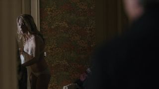 Laura Smet, Billie Blain - La sainte famille (2019) Nude TV movie episode