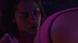 Riley Voelkel. Monica Raymund - Hightown s01e06 (2020) Censored nude scene