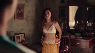 Teen Handjob Movie Scene "La vida perceive la Sara Amat" (2019) Actress: Maria Morera Colomer sexy