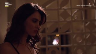 Catrinel Marlon nude - L'ispettore Coliandro s06e02 (2017)  (Season 6, Episode 2)