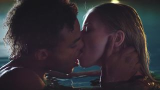 Alena Savostikova - Stellar Hair (2017) Nude of staging scene