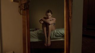 Sarah Dumont - Serpent (2017) Naked movie scene