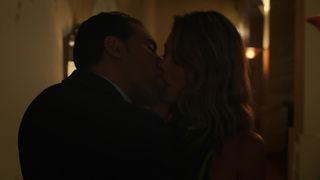 Nathalie Kelley sexy - The Baker and the Bombshell s01e03 (2020)