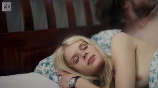 Alina Tomnikov nude - Donna s01 (2018) celebrity nude scene