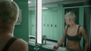 Kristen Stewart, Jessica Henwick - Underwater (2020) celeb nude-breasted videos