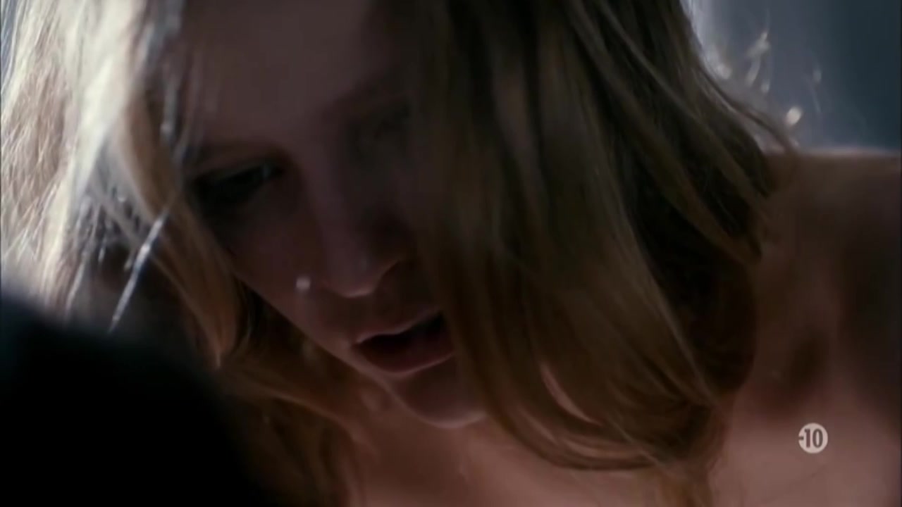 Zoe Marchal bare - Disparue (2015)(Season 1, Gig six) - LustTABOO