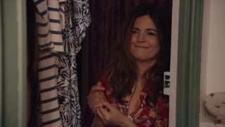 Sarah Suco, Agnes Jaoui - Aurore (2017) Сut nude movie