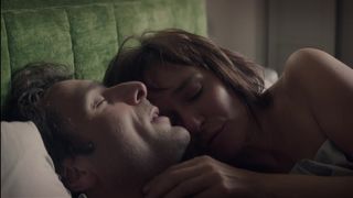 Valeria Golino, Valentina Carnelutti - Il colore nascosto delle cose (2017) uber-super-hot steamy vid episode