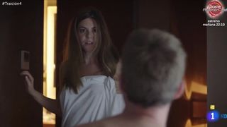 Manuela Velasco naked - Traicion s01e04 (2017)