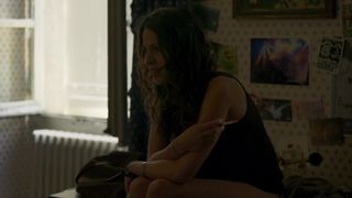 Isabel Aime Gonzalez-Sola - Fete de famille (2019) Handsome movie episode