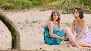 Janina Uhse sexy, Felicitas Woll hot - Berlin, Berlin (2020)