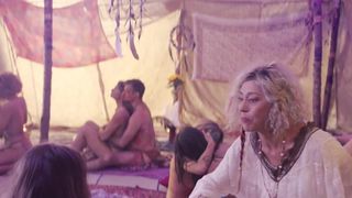 Janina Uhse sexy, Felicitas Woll hot - Berlin, Berlin (2020)