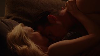 Kara Killmer splendid - Chicago Fire (2016) (Season5,Episode6)