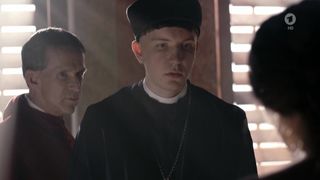 Veronika Strapkova nackt - Die Puppenspieler (2017) Nudity Scene