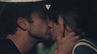 Shailene Woodley nude ans lusty sex scenes in the movie "Endings Beginnings" (2019)