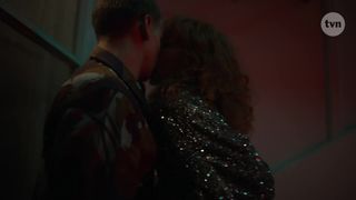 Karolina Gruszka, Oliwia Bosowska nude - Kod genetyczny s01e01-07 (2020)