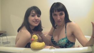 Melodie Bujold, Sandrine Farina - Hum Mec Mag (2015) Сut nude movie