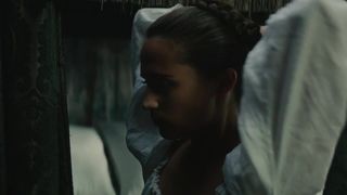 Cara Delevingne nude, Holliday Grainger, Alicia Vikander nude - Tulip Fever (2017) Celebrities Nude Scenes