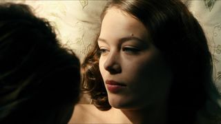 Paula Beer naked - Werk ohne Autor (2018)