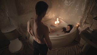 Aiste Gramantaite, Lindsay Bennett-Thompson - Seizure (2016) Naked TV vid episode