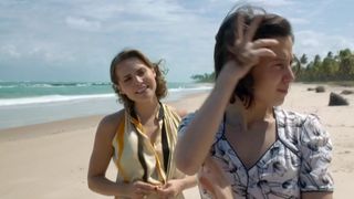 Nanda Costa, Leticia Colin, Marjorie Estiano nude - Entre Irmas (2017)