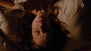 Anja Knauer - Die Inselarztin s01e01 (2018) Nude actress in a "bra-less" scene