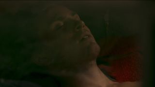 Svenja Jung nude - Die Mitte der Welt (2016)