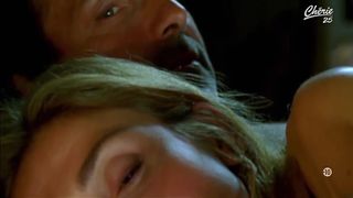 Julie Gayet Naked - Amoreuse (2010)