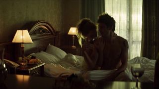 Ekaterina Guseva - Vhodya v dom oglyanis s01e03 (2019)