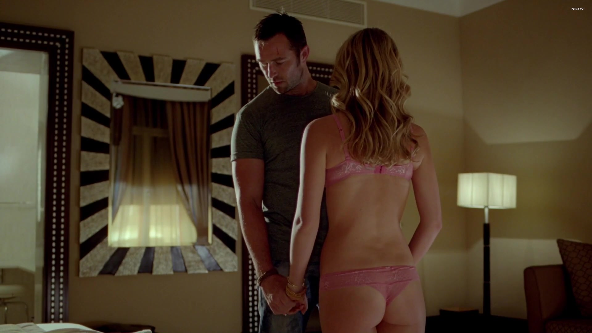 Natalia Avelon, Annabelle Wallis, Zsuzsa Simits- Beat Back S02 E08 ...