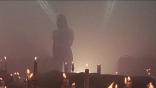 Lilli Lorenz naked - Luz (2018)