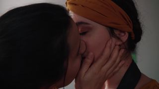 Charlotte Allard, Marie Almosnino nude - Je suis une picture de nous (2019)