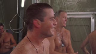 Dina Meyer naked – Starship Troopers (1997)