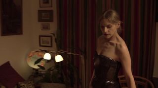 Julia Dietze naked - Onkel Wanja (2017)