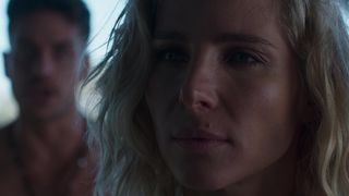 Bianca Saul, Elsa Pataky nude - Tidelands s01e03