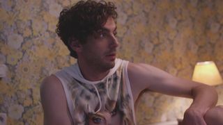 Laura Beckner, Carolina Thiele nude - (le) Rebound (2016)