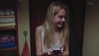 Tara Thaller nude - Uspjeh s01e01 (2019)