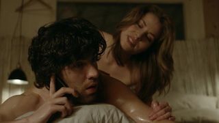 Sanne Langelaar, Sophie Vroegop nude - Alles Is Familie (2012)