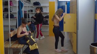 Julia Gibert, Natalia Barrientos - Les de l'hoquei s01e05 (2019)