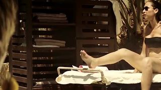 Helena Noguerra hot nipslip scene – L’Arnacoeur (2010)