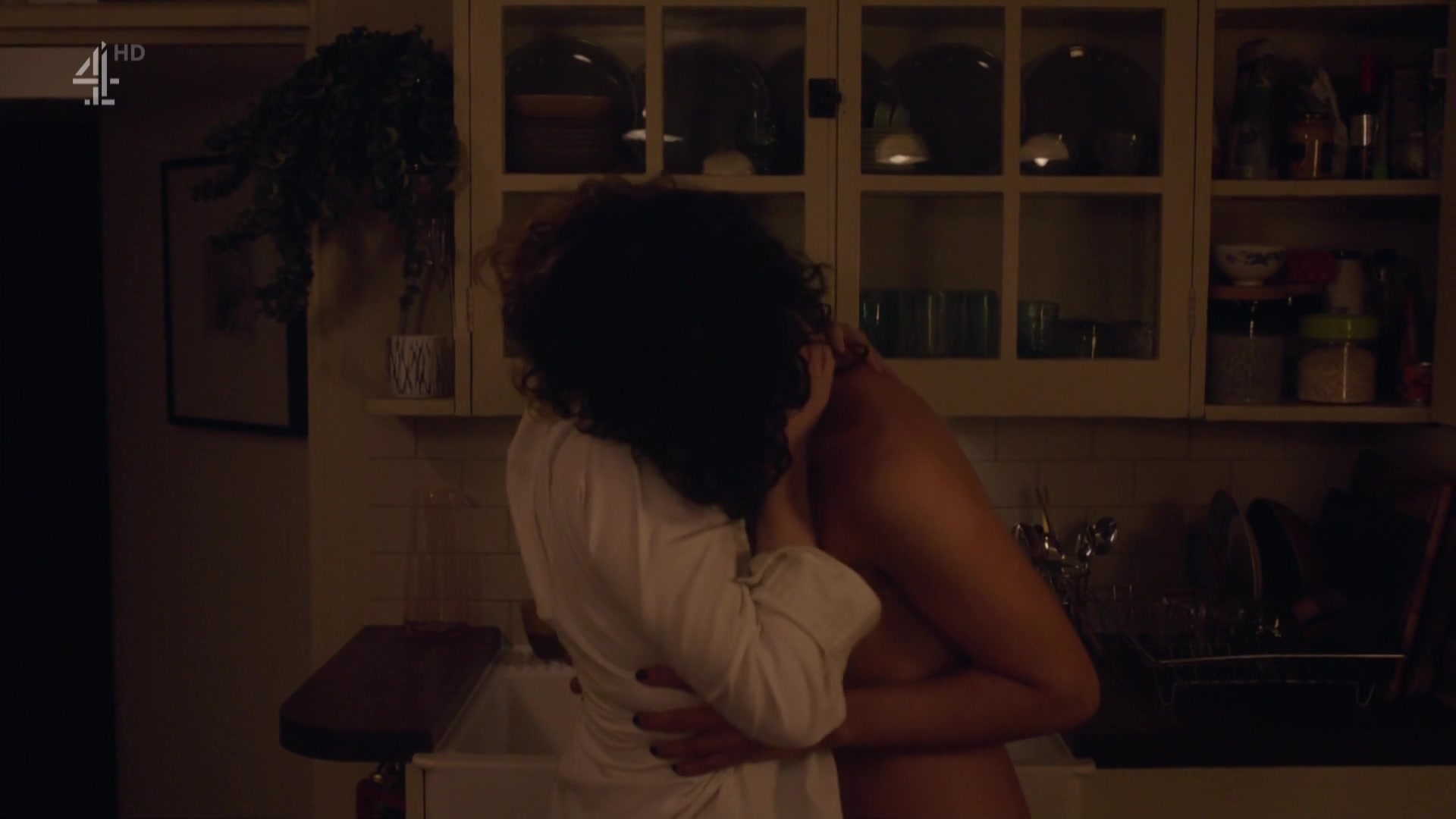 Desiree Akhavan, Maxine Peake naked - The Bi s01e05 (2018) - LustTABOO