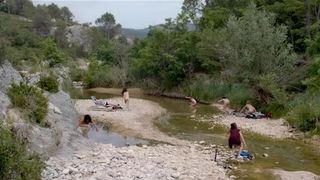 Amira Akili, Margot Guilton Utter Frontal, Explicit Bareness, Fuck videos in 'Métamorphoses'