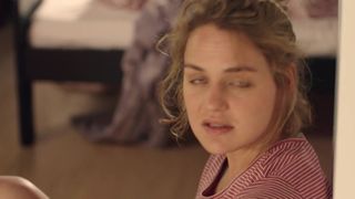 Jytte-Merle Bohrnsen, Luise Heyer nude - Einmal bitte Alles (2017)