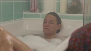 Jytte-Merle Bohrnsen, Luise Heyer nude - Einmal bitte Alles (2017)