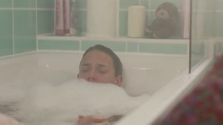 Jytte-Merle Bohrnsen, Luise Heyer nude - Einmal bitte Alles (2017)