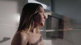 Harriet Dyer naked - The between s01e01 (2019)