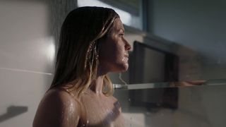 Harriet Dyer naked - The between s01e01 (2019)